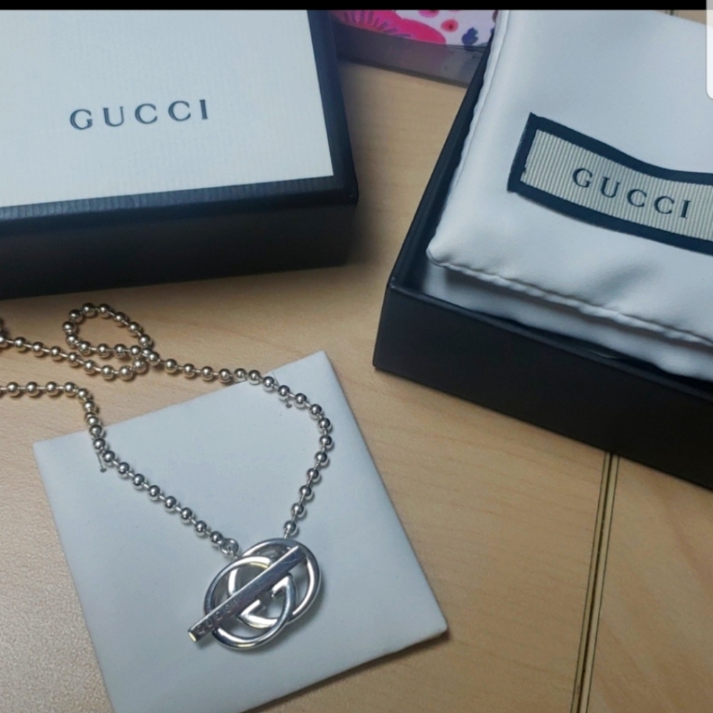 Authentic Gucci GG Double G Bar Toggle Necklace